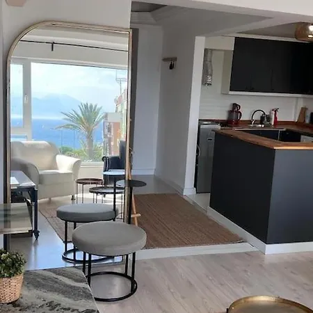 Cozy Flat With Seaview And Apartment Antalya