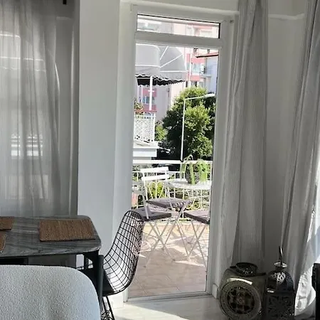 Cozy Flat With Seaview And Apartment Antalya